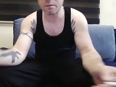 Snapshot of Arabeyes chatting on May 3, 8:23 pm Arabeyes online show from May 3, 8:23 pm