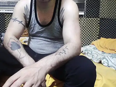 Snapshot of Arabeyes chatting on October 27, 9:21 am Arabeyes online show from October 27, 9:21 am