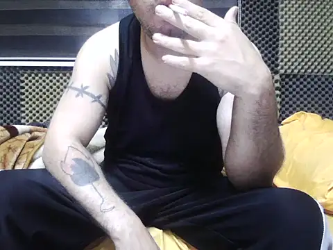 Snapshot of Arabeyes chatting on November 13, 3:43 am Arabeyes online show from November 13, 3:43 am