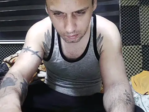 Snapshot of Arabeyes chatting on October 26, 3:40 am Arabeyes online show from October 26, 3:40 am