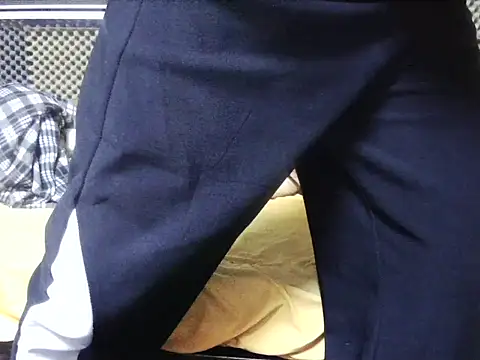 Snapshot of Arabeyes chatting on November 11, 8:25 pm Arabeyes online show from November 11, 8:25 pm