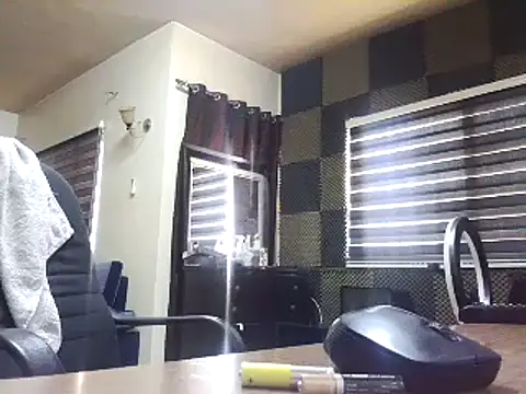 Snapshot of Arabeyes chatting on June 11, 9:28 am Arabeyes online show from June 11, 9:28 am