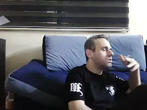 Snapshot of Arabeyes chatting on May 6, 5:17 pm Arabeyes online show from May 6, 5:17 pm