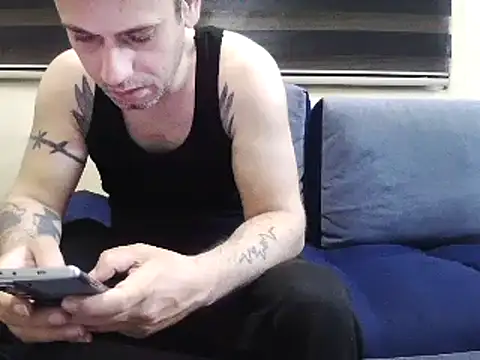 Snapshot of Arabeyes chatting on May 2, 11:54 pm Arabeyes online show from May 2, 11:54 pm