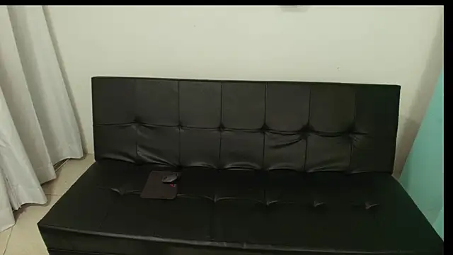 Snapshot of martinaclark chatting on February 27, 12:14 am martinaclark online show from February 27, 12:14 am
