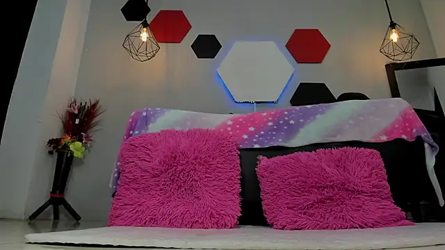 Snapshot of martinaclark chatting on September 28, 3:46 am martinaclark online show from September 28, 3:46 am
