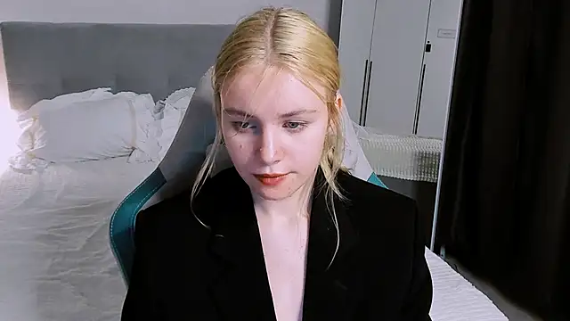 FapClubFamm online show from November 5, 5:49 pm