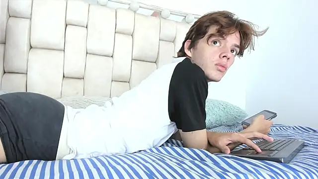 daniel hot03 online show from December 14, 1:39 pm