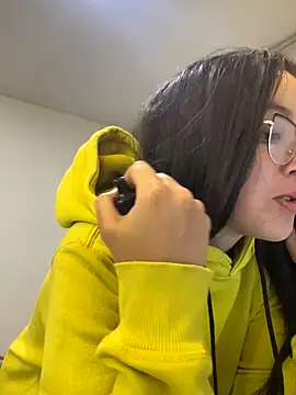 Snapshot of ana_ev chatting on November 29, 12:44 am ana ev online show from November 29, 12:44 am