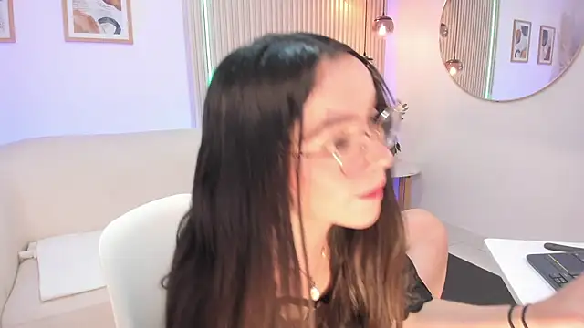 Snapshot of ana_ev chatting on November 11, 6:30 am ana ev online show from November 11, 6:30 am