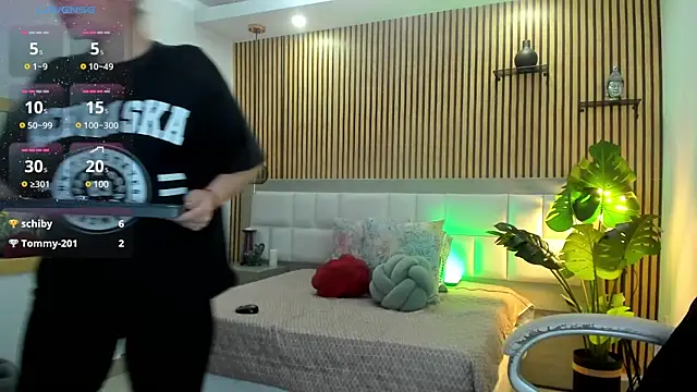 Snapshot of Viktoria_Davis chatting on December 18, 3:15 am Viktoria Davis online show from December 18, 3:15 am