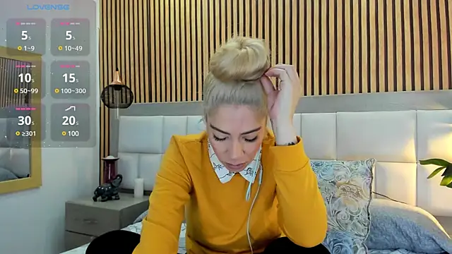 Snapshot of Viktoria_Davis chatting on December 31, 1:04 am Viktoria Davis online show from December 31, 1:04 am