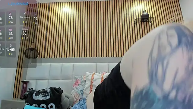 Snapshot of Viktoria_Davis chatting on December 10, 3:51 am Viktoria Davis online show from December 10, 3:51 am