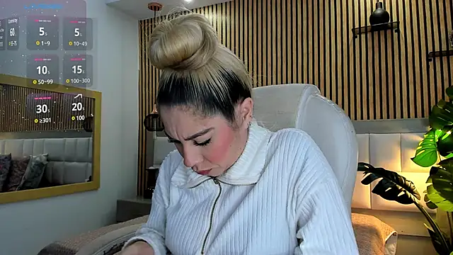 Snapshot of Viktoria_Davis chatting on December 16, 9:20 pm Viktoria Davis online show from December 16, 9:20 pm