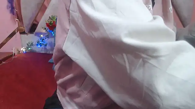 Snapshot of nadescomthxx chatting on October 17, 2:30 pm nadescomthxx online show from October 17, 2:30 pm