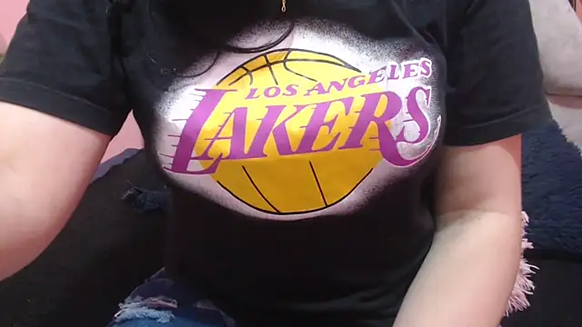 Snapshot of nadescomthxx chatting on November 3, 2:09 pm nadescomthxx online show from November 3, 2:09 pm