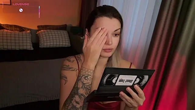 LancasterLady online show from April 9, 2:23 pm