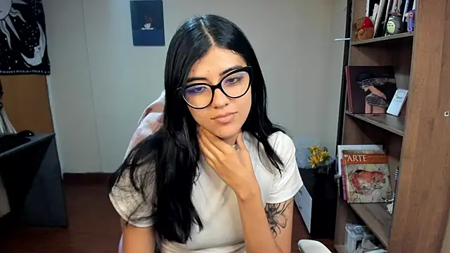 valerie  skyy online show from February 26, 2:52 am