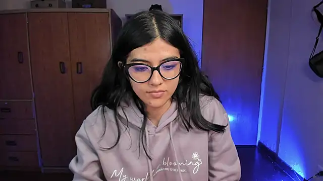 valerie  skyy online show from January 24, 4:48 am