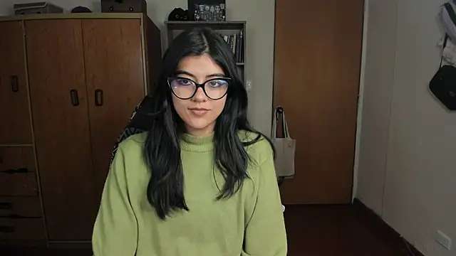 valerie  skyy online show from December 18, 4:09 am