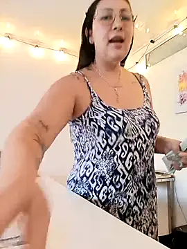 my-kitty online show from December 17, 10:37 pm