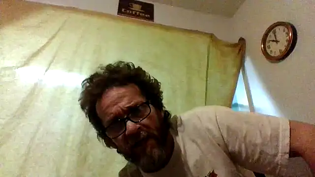 Snapshot of Woodywoodsup1 chatting on December 14, 11:32 pm Woodywoodsup1 online show from December 14, 11:32 pm