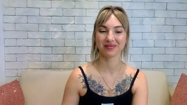 Snapshot of MiaMinx chatting on January 31, 4:47 am MiaMinx online show from January 31, 4:47 am