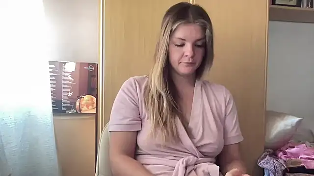 missykat online show from June 17, 10:58 am