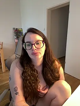 Mona-Peaches online show from May 7, 7:45 am