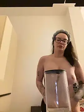 Snapshot of Mona-Peaches chatting on September 27, 7:25 am Mona-Peaches online show from September 27, 7:25 am