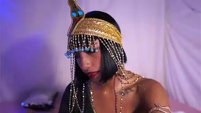 Snapshot of JulietaWinona chatting on October 31, 11:11 pm JulietaWinona online show from October 31, 11:11 pm