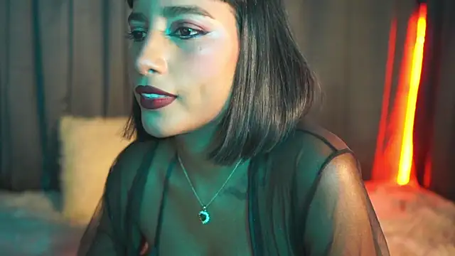 Snapshot of JulietaWinona chatting on February 26, 10:32 pm JulietaWinona online show from February 26, 10:32 pm