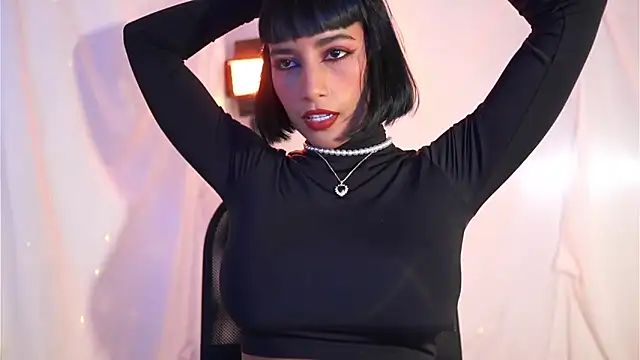 Snapshot of JulietaWinona chatting on November 22, 10:08 pm JulietaWinona online show from November 22, 10:08 pm