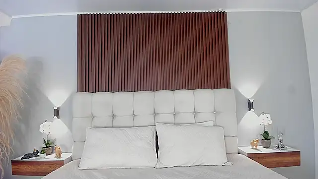 sofi potter  online show from January 14, 4:32 pm