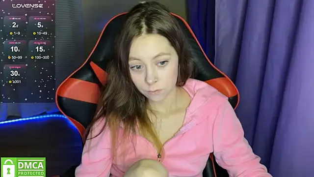 Snapshot of Natural_babe666 chatting on December 18, 1:59 pm Natural babe666 online show from December 18, 1:59 pm