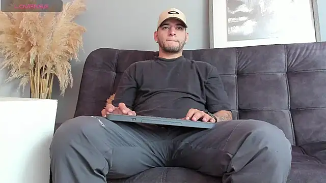 Snapshot of iandygrasso chatting on September 26, 2:35 pm iandygrasso online show from September 26, 2:35 pm