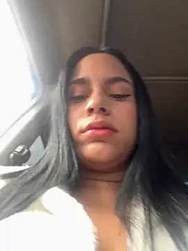 Snapshot of pamela_anderson_ chatting on December 27, 6:10 pm pamela anderson online show from December 27, 6:10 pm