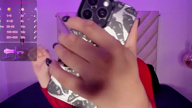 Snapshot of EmmaSwift_ chatting on November 15, 1:31 am EmmaSwift online show from November 15, 1:31 am