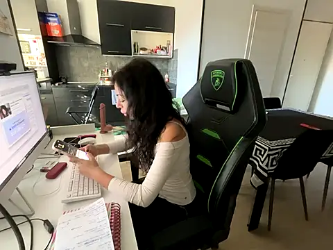 Snapshot of Chloe_Ricci chatting on November 10, 7:57 am Chloe Ricci online show from November 10, 7:57 am