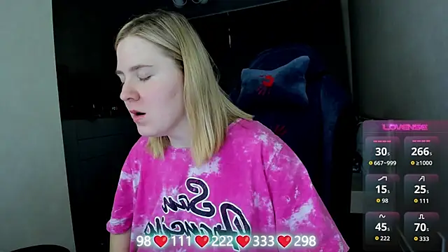 Olivia Munk online show from April 14, 3:55 am