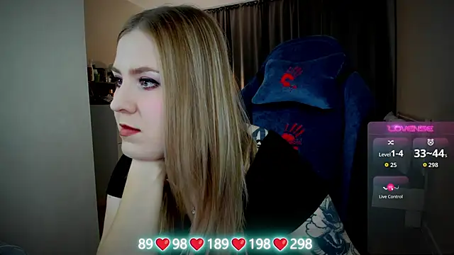 Olivia Munk online show from October 25, 4:33 am