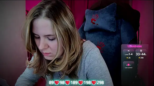 Olivia Munk online show from November 27, 4:35 am