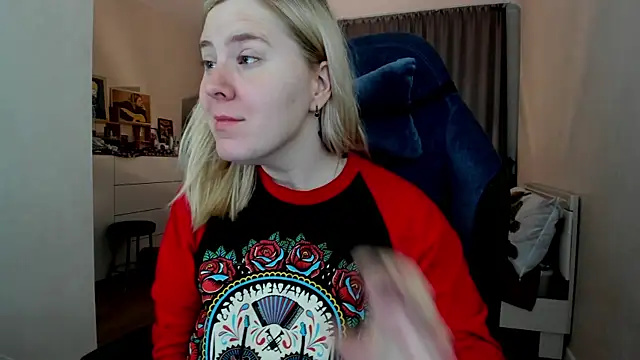 Snapshot of Olivia_Munk chatting on June 30, 4:01 am Olivia Munk online show from June 30, 4:01 am