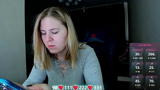 Snapshot of Olivia_Munk chatting on June 21, 4:07 am Olivia Munk online show from June 21, 4:07 am