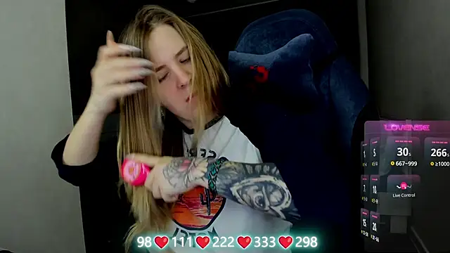 Olivia Munk online show from March 3, 3:57 am