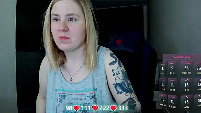 Snapshot of Olivia_Munk chatting on June 6, 3:56 am Olivia Munk online show from June 6, 3:56 am