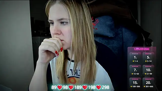 Olivia Munk online show from November 22, 4:00 am