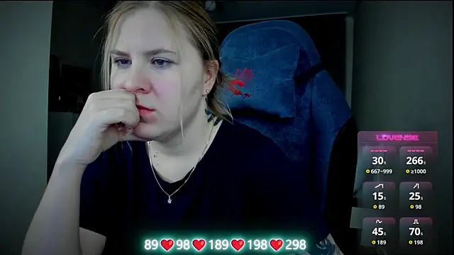 Olivia Munk online show from November 9, 4:16 am