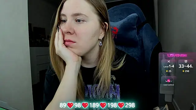 Olivia Munk online show from February 5, 3:46 am