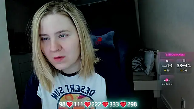 Olivia Munk online show from April 12, 4:16 am